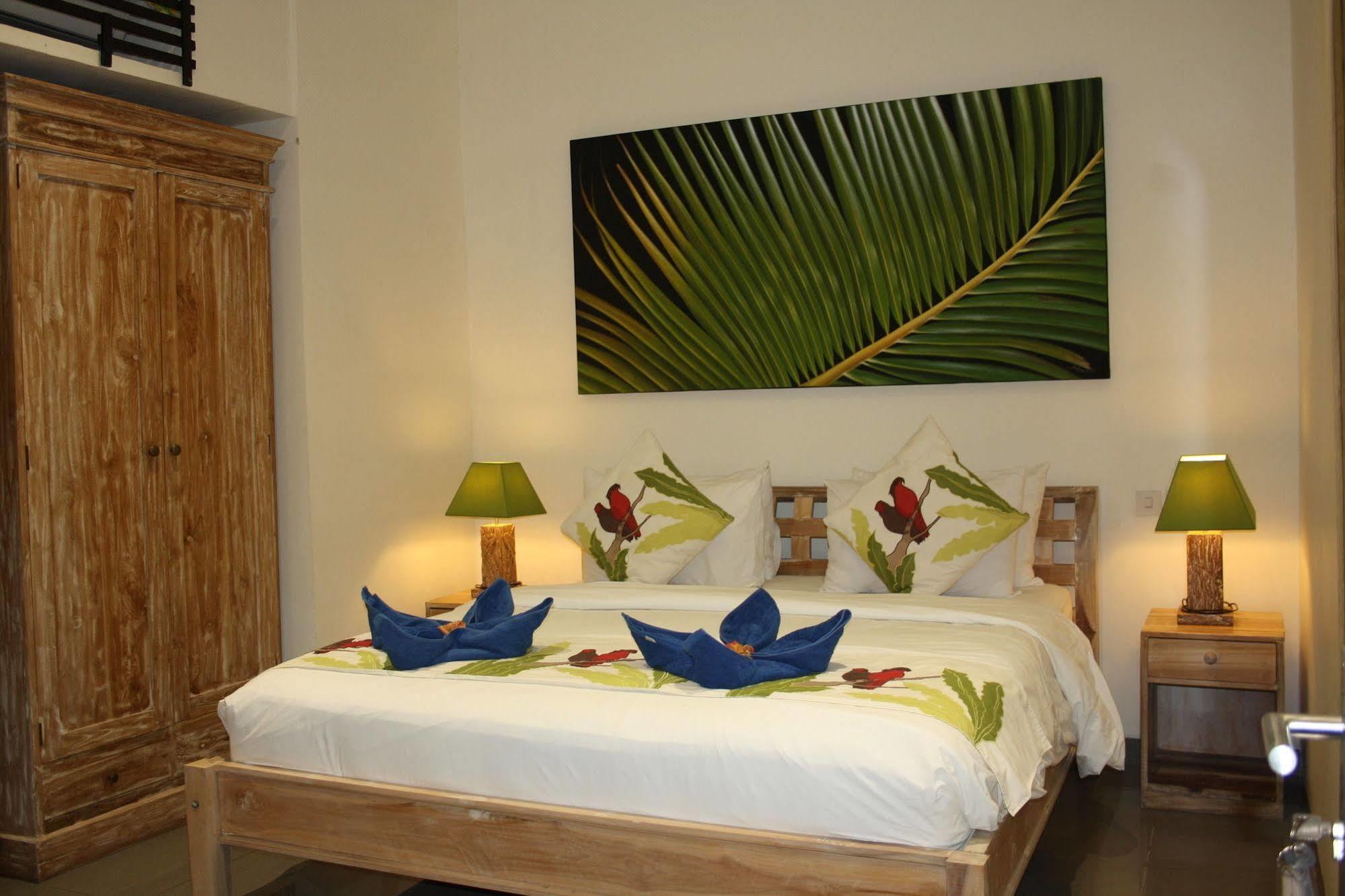 Gili Pearl Three Bedroom Villa Gili Trawangan Exterior photo