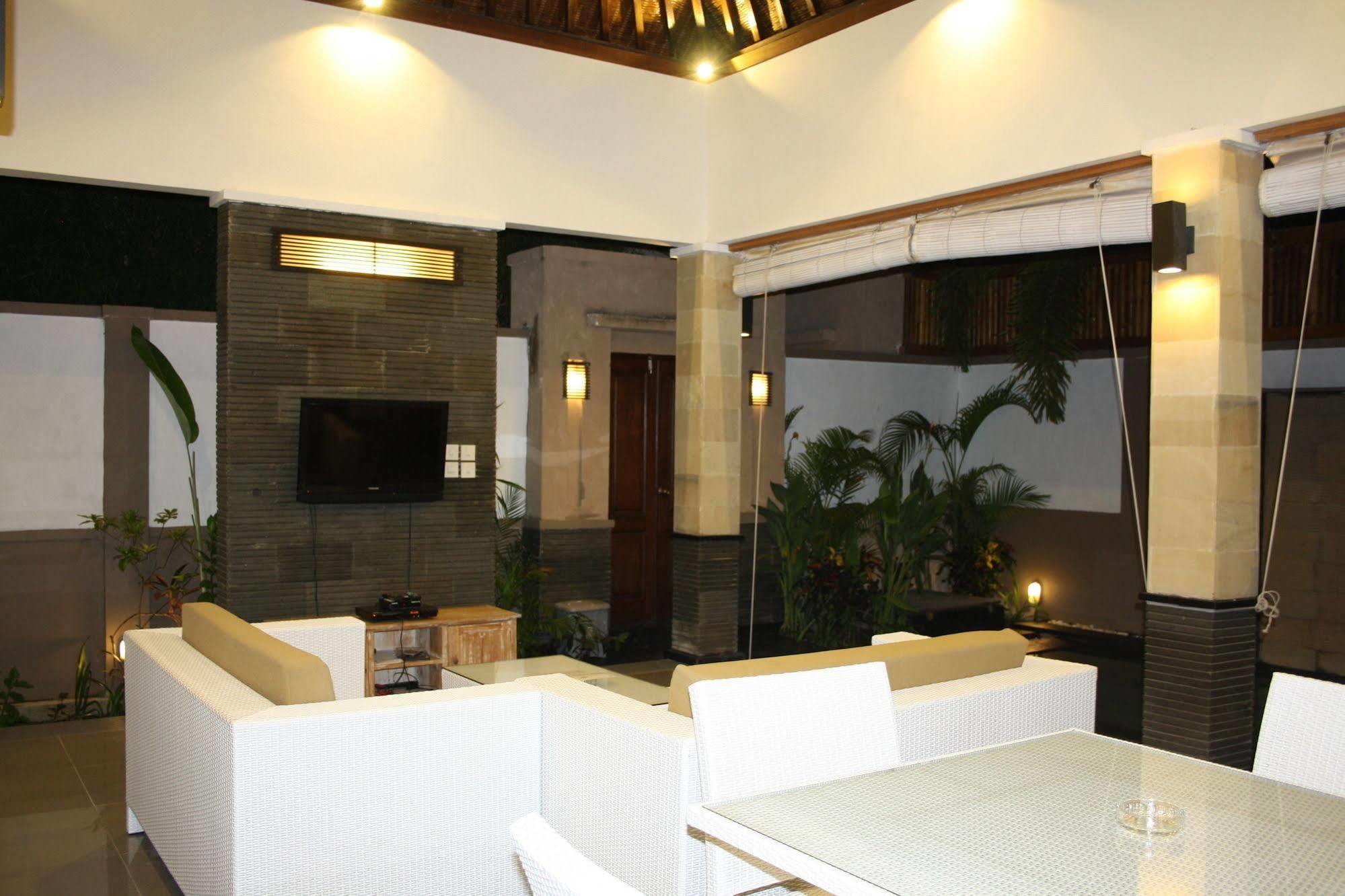 Gili Pearl Three Bedroom Villa Gili Trawangan Exterior photo